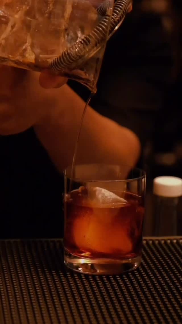 Gin cocktail at Oak and Smoke bar